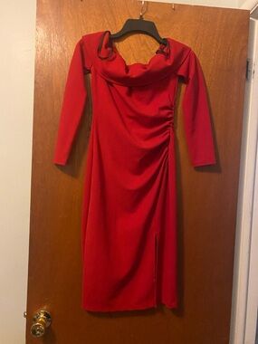 Premier Amour Size 2 Women's Red Long Sleeve Midi Dress with Gold Zip